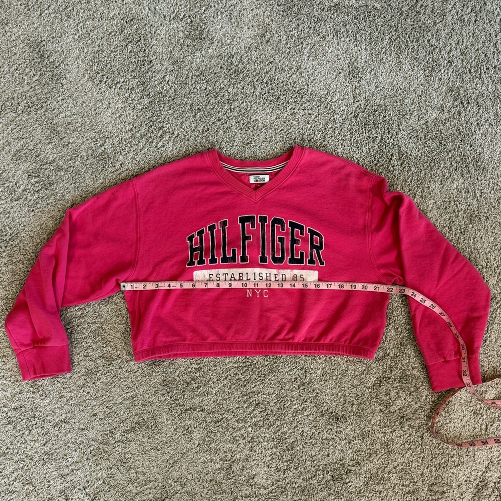 Tommy Hilfiger V-Neck Cropped Sweatshirt Size Small - Picture 7 of 7